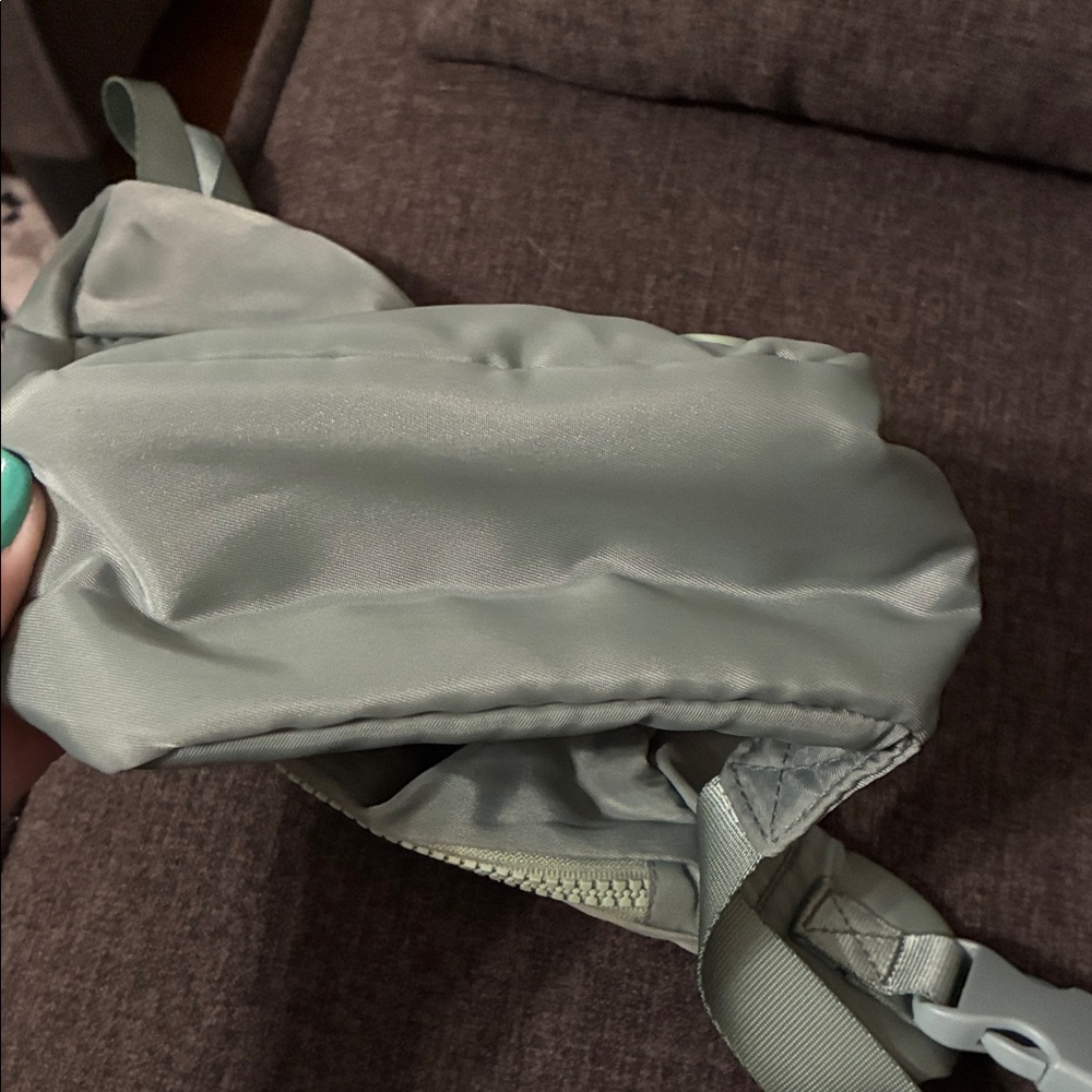 Stylish Green Sling Bag - Picture 9 of 10
